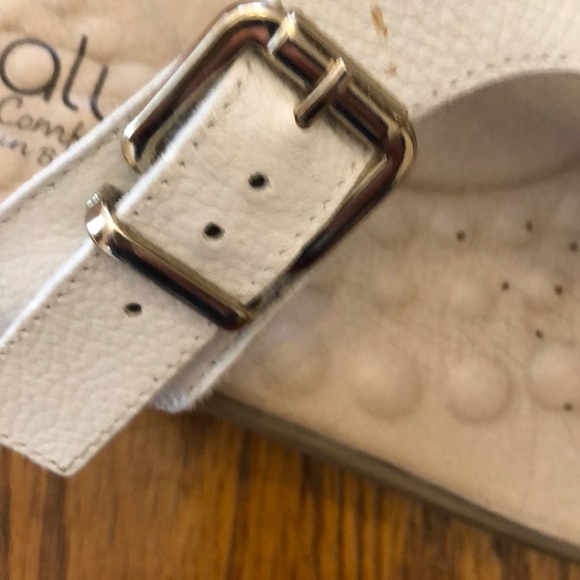 Women’s Slip on Shoes - Picture 3 of 3